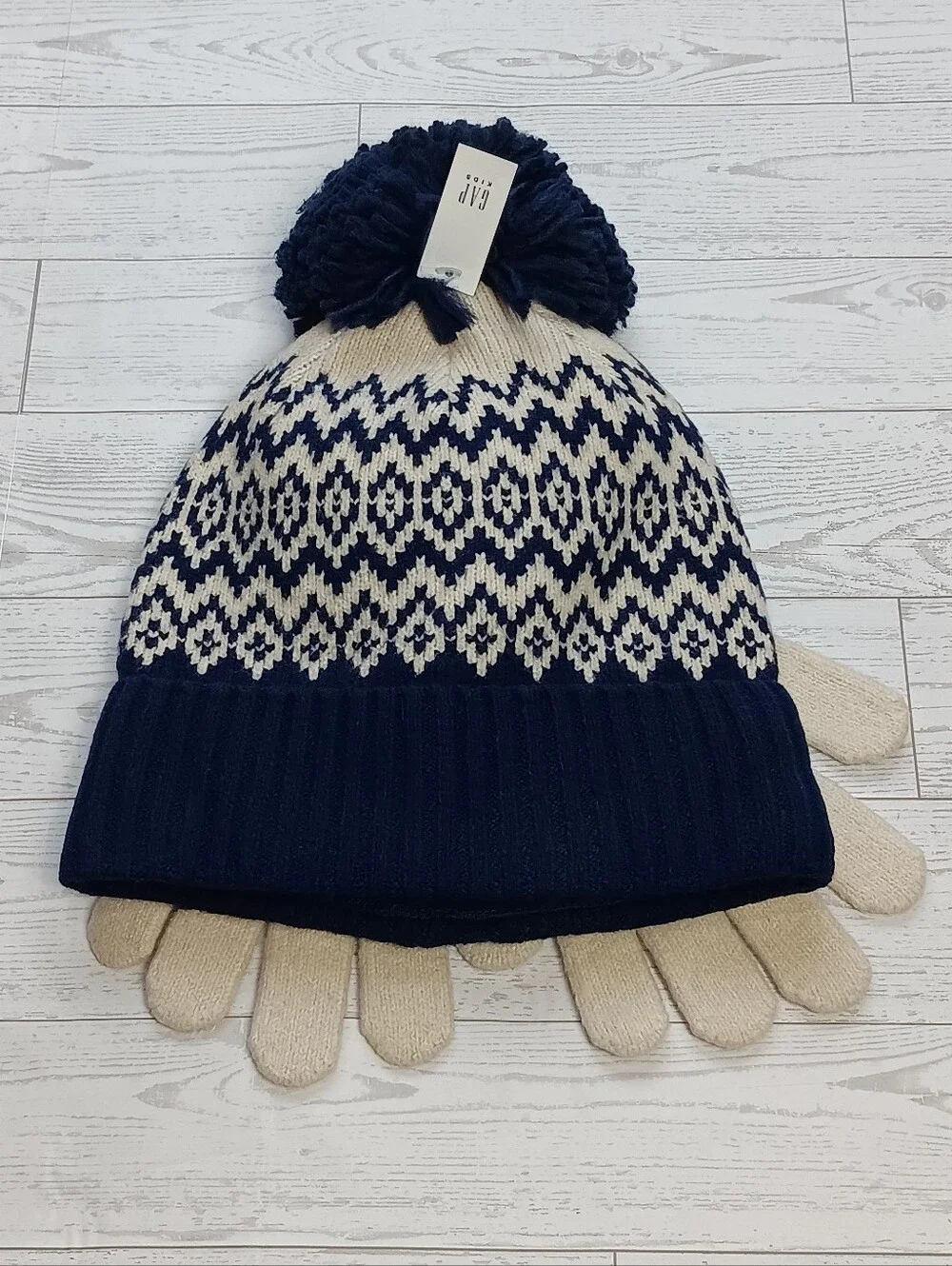 NWT Gap Kids Kids CashSoft Fair Isle Hat & Gloves Set Size L/XL